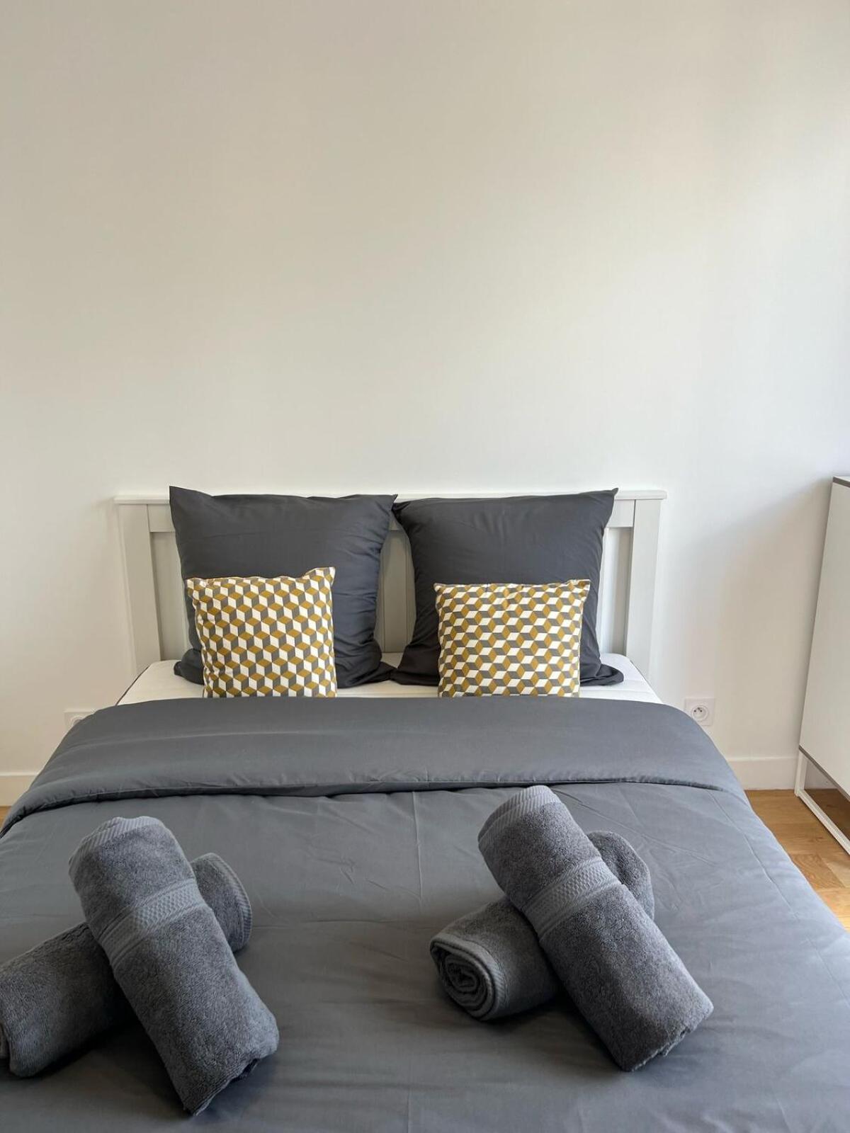 Beautiful Flat Monceau Champs Elysee *